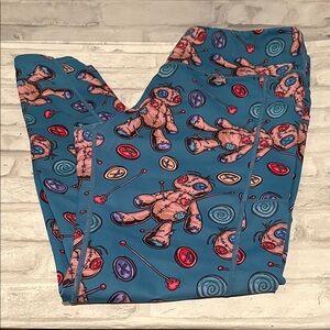 Constantly Varied Gear  women XL yoga pants teal voodoo bear doll needles